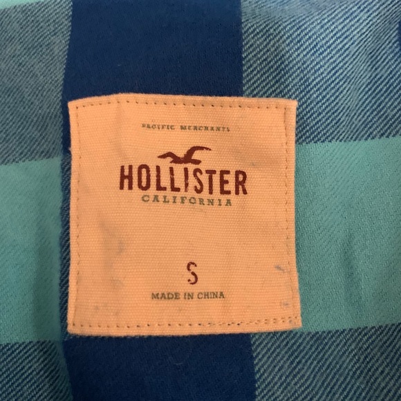 Hollister Blue Plaid Flannel - Picture 3 of 3